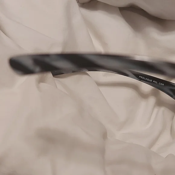 Foster grant sunglasses square shape grey tones but gold coloue at hinge - Picture 7 of 9